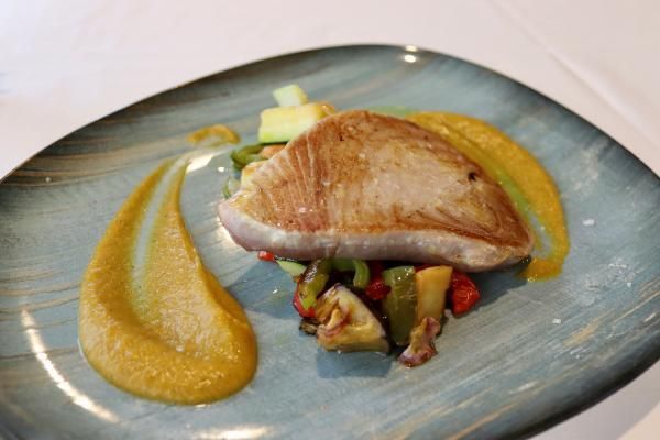Atún a la plancha con verduras, cocina sin gluten